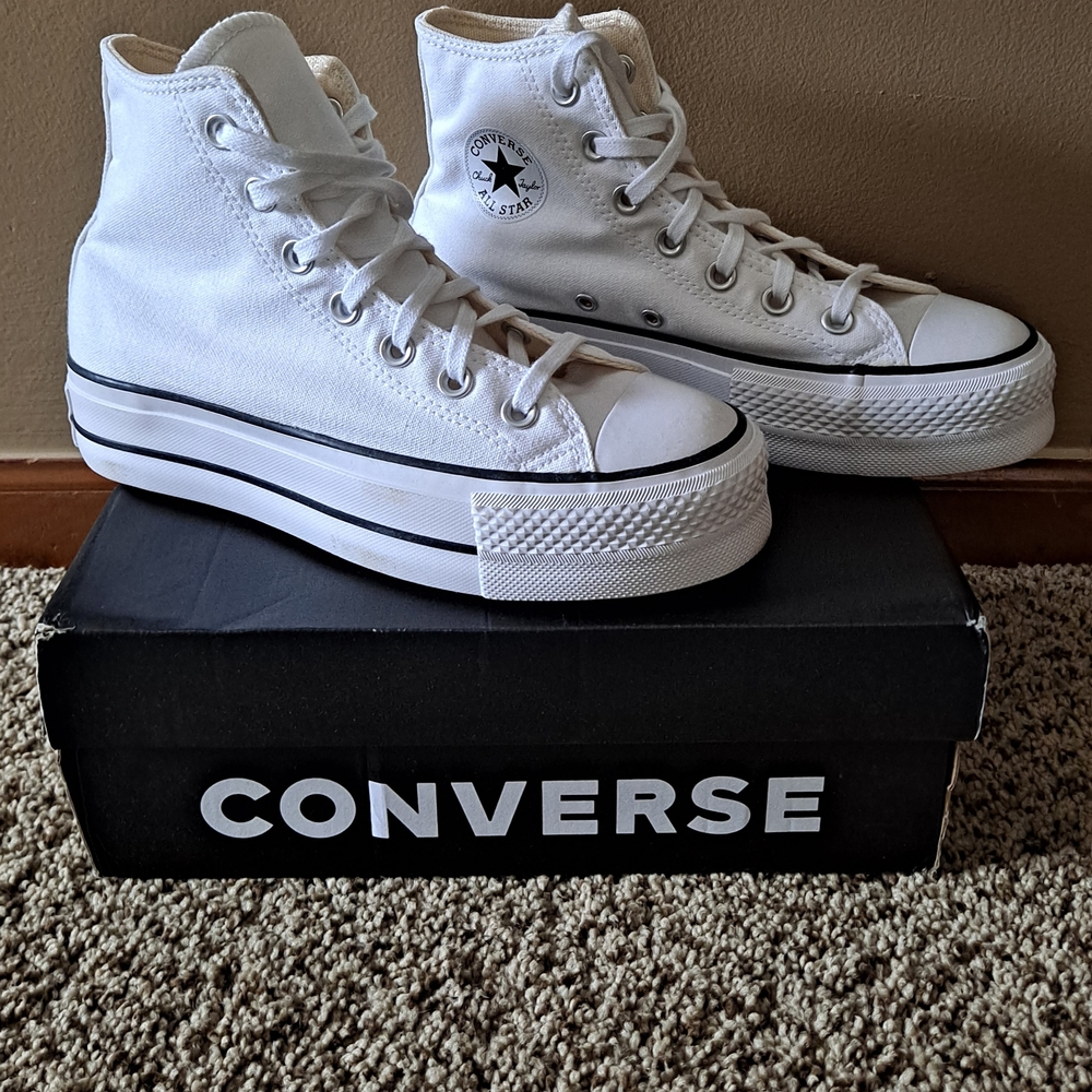 CTAS Women's White Converse Lift Platform High Tops Size 6
